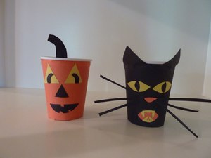Хэллоуинские монстры из пластиковых стаканчиков
