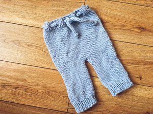 Вязаные штанишки спицами для малышей
