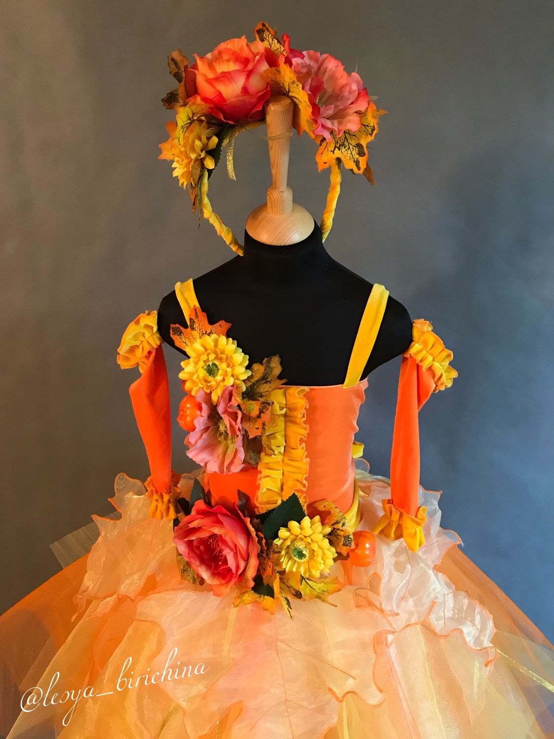 Платье девочке на осенний бал в садик. Делаем карнавальный костюм на девочку для праздника осени