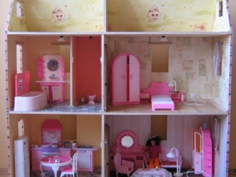 Многоэтажный дом из картона для куклы