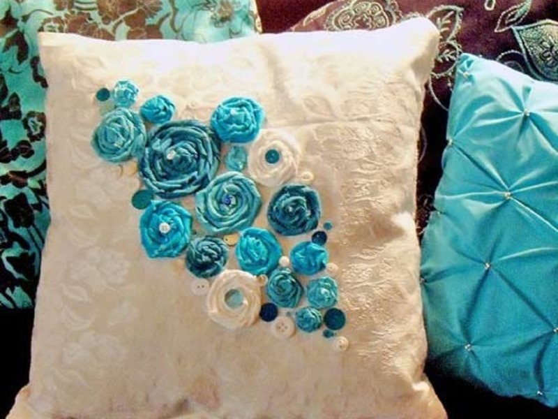 Декоративные подушки: пошив и украшение