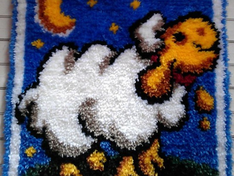 Овечка в ковровой технике